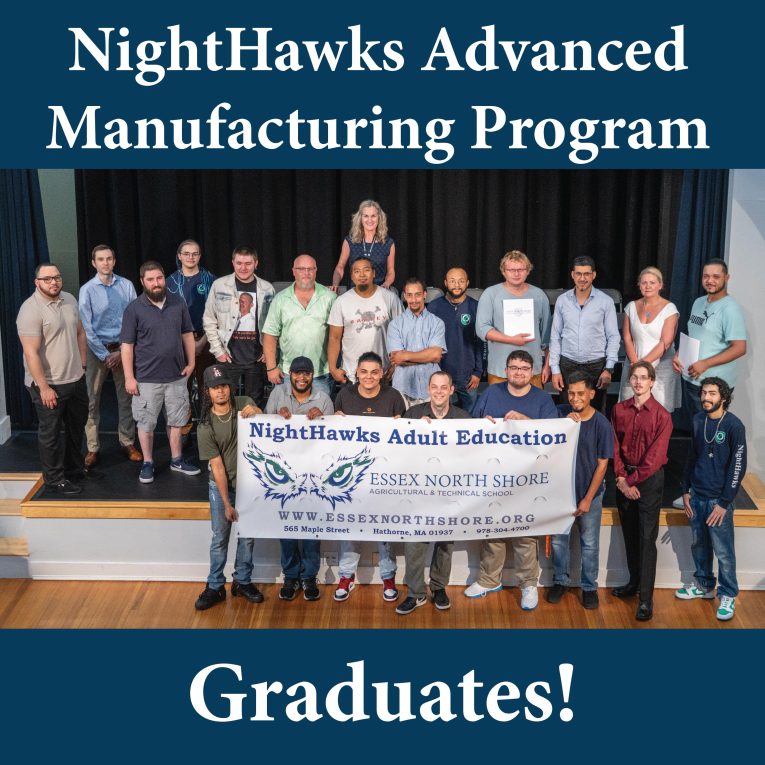 FOTOS: Essex Tech parabeniza 30 graduados do Programa de Manufatura Avançada NightHawks